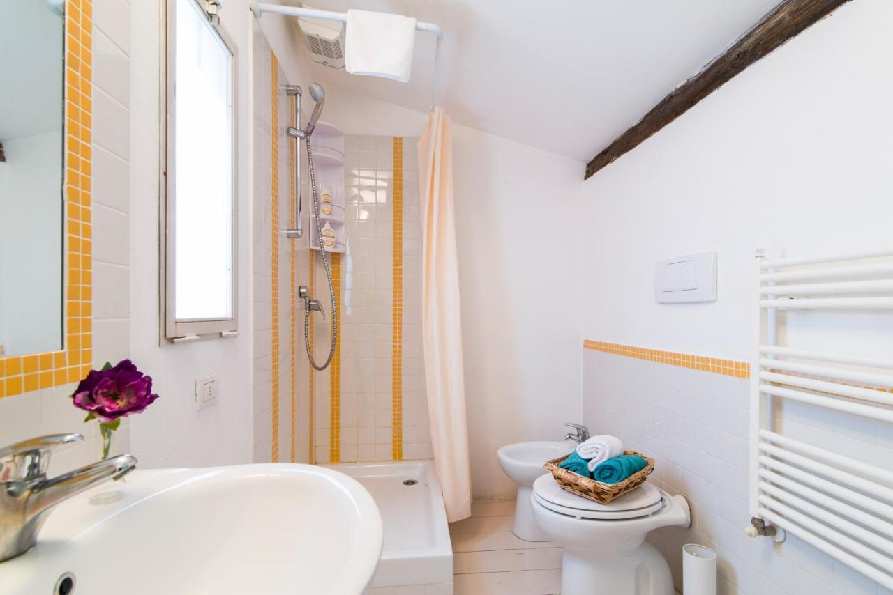 Della Scala Modern Apartment Флоренція Номер фото